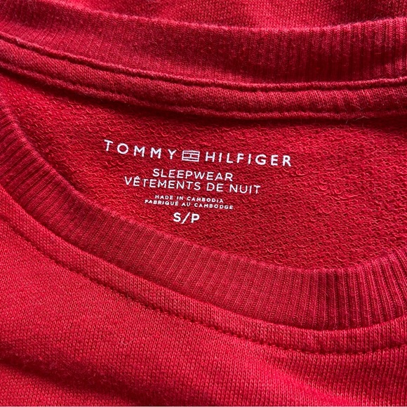 4 for $20 🖤 TOMMY HILFIGER Cozy Pullover Sweater - Picture 6 of 10